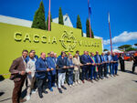 Taglio del nastro all'inaugurazione di Caccia Village